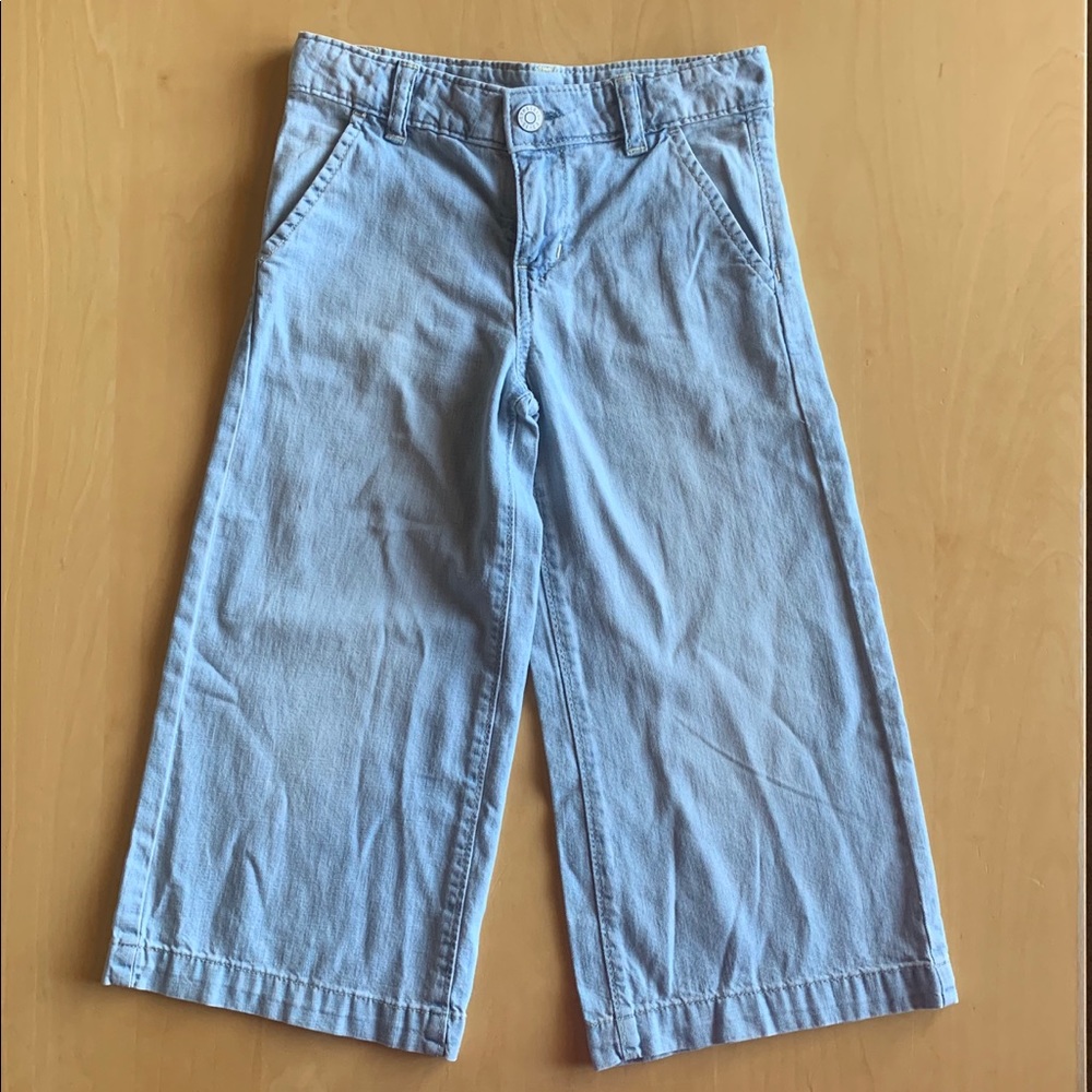 Gymboree Capri Bell bottoms light blue jeans. New